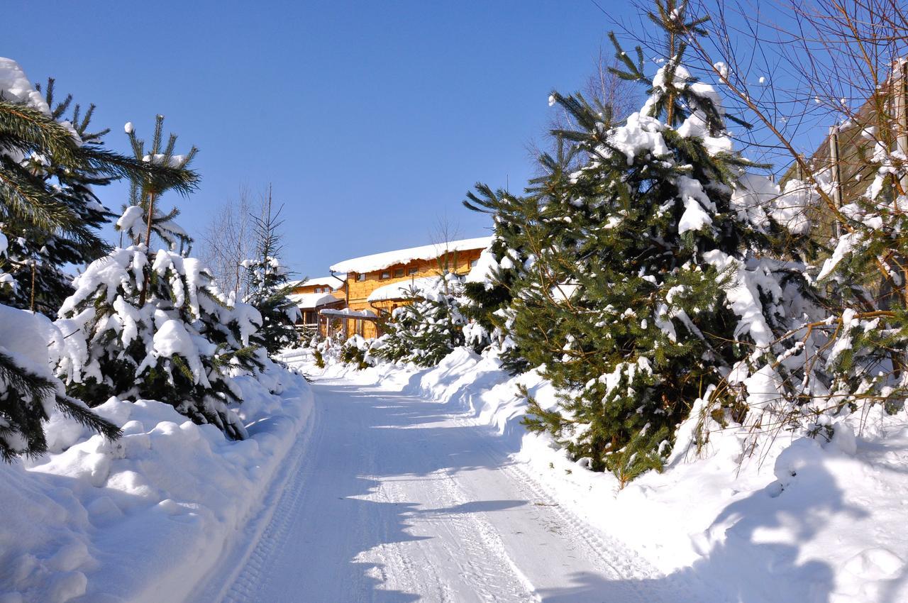 הוילה Suponevo  Chalet By Skokovo Park מראה חיצוני תמונה